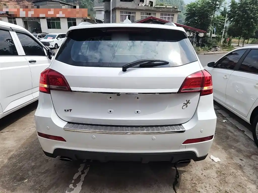 Haval H2 2015 1.5T Automatic 2WD Elite Edition фото 6