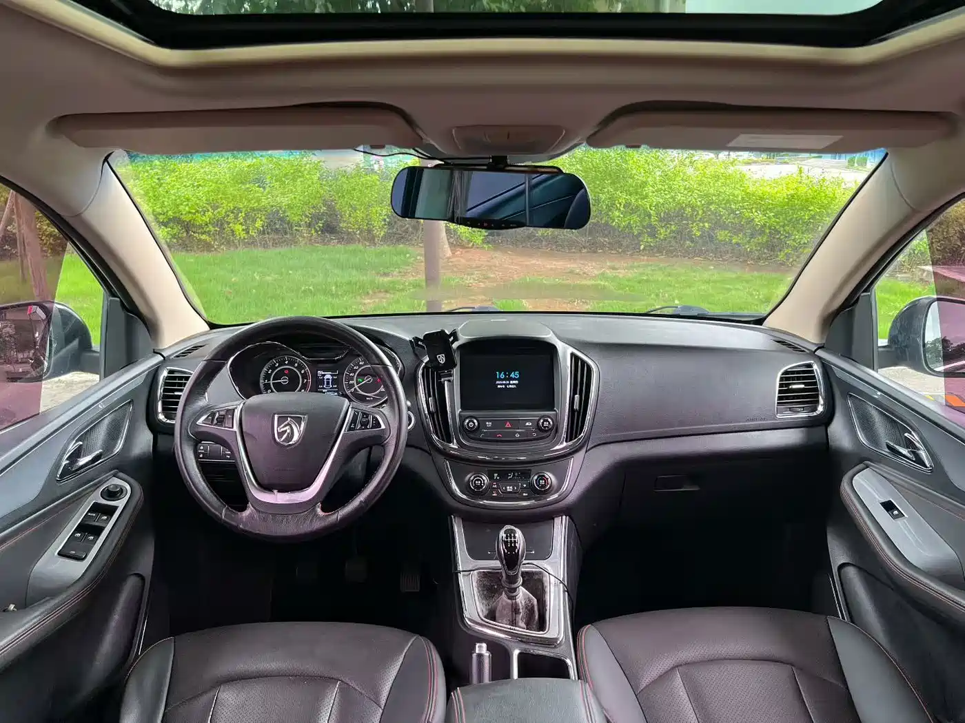 Baojun 560 2016 2016 1.5T Manual Luxury