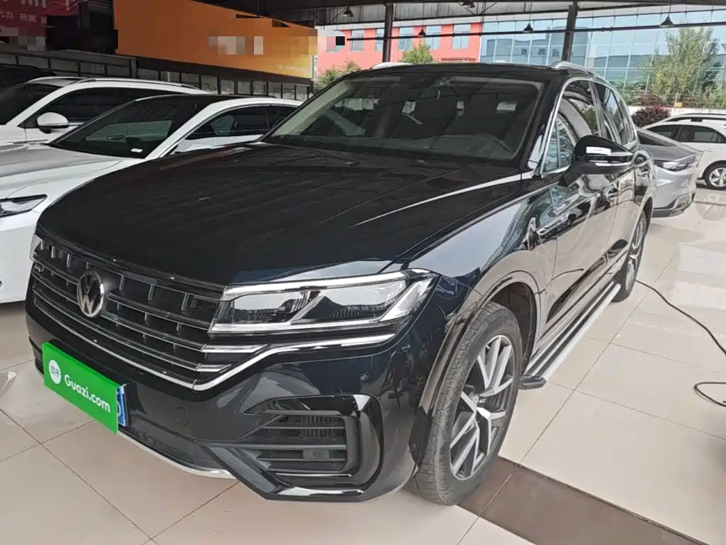 Фото 2 - Volkswagen Touareg