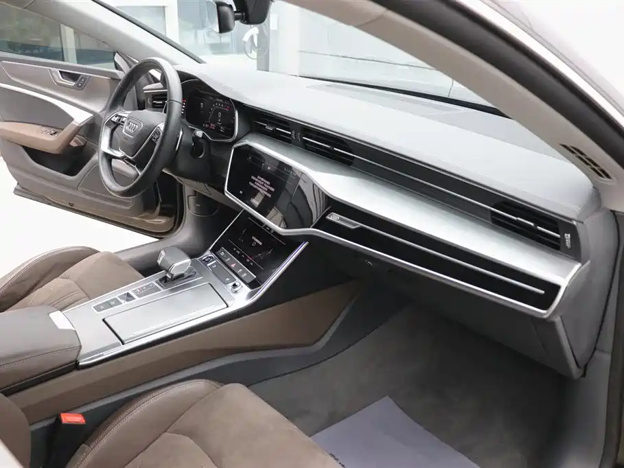 Audi A7L 2024 45TFSI S-line Dream Edition Crystal Package фото 22