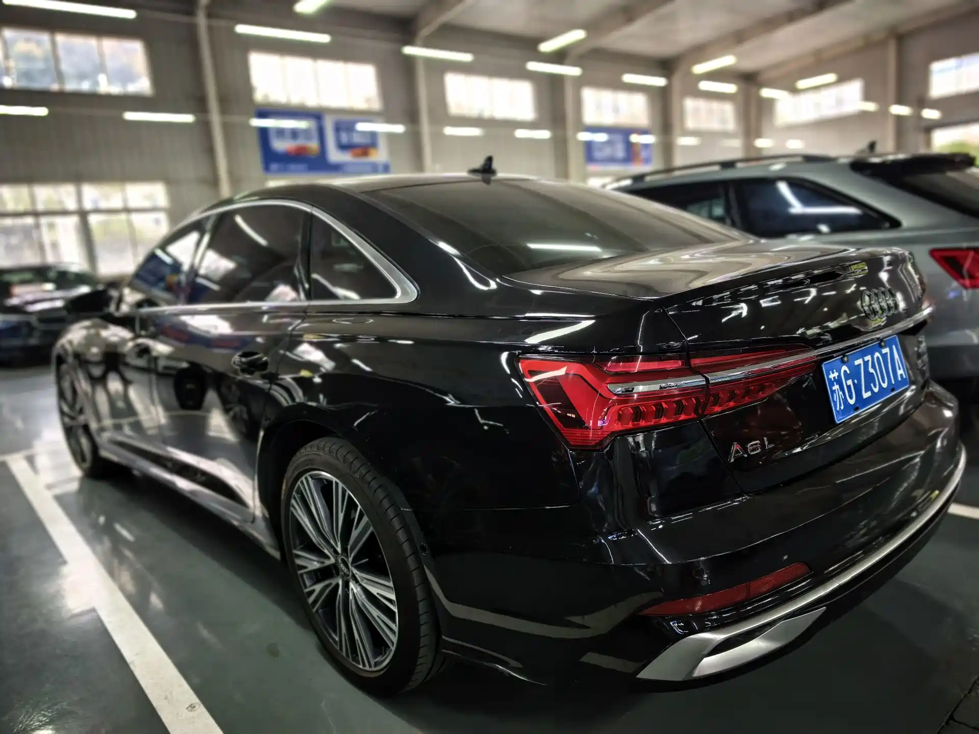 Фото 4 - Audi A6L