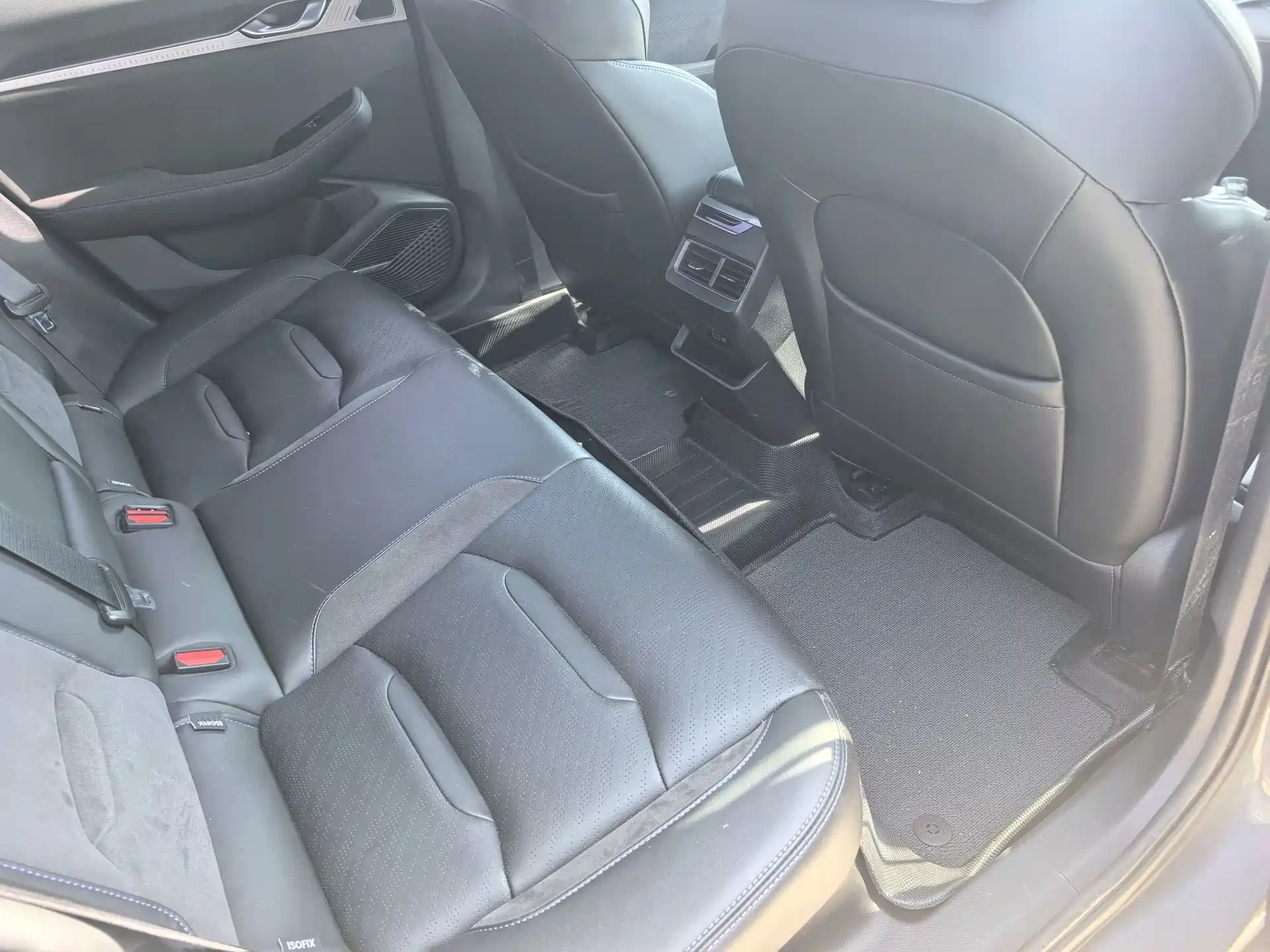 Фото 8 - Geely Preface