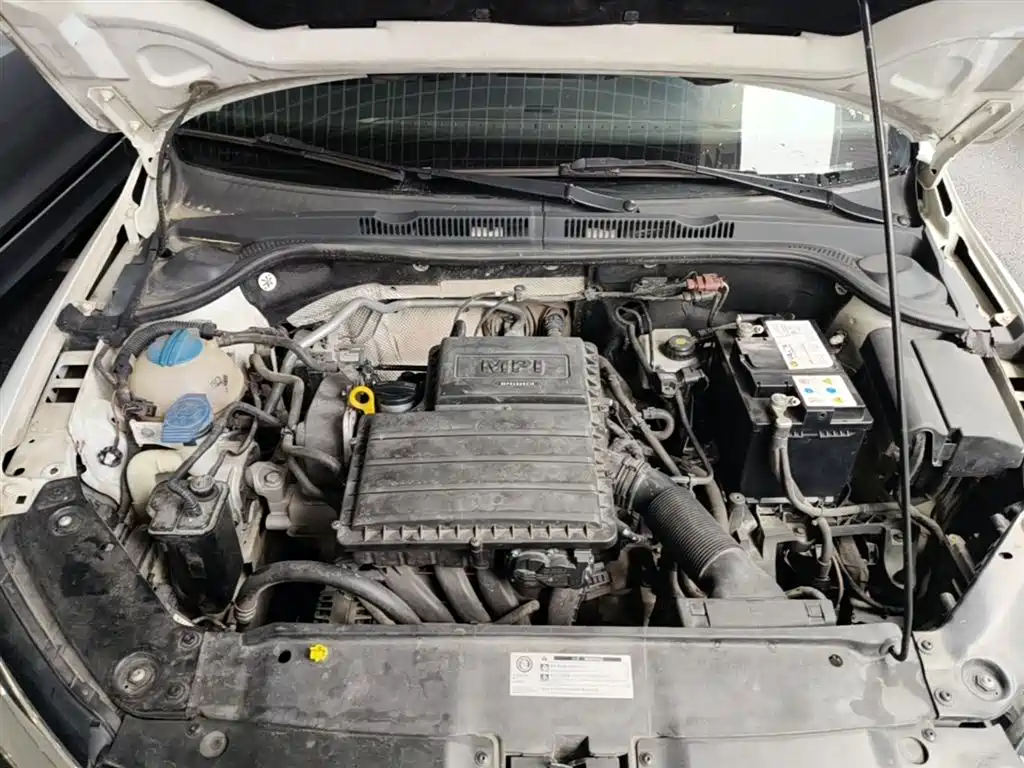 Volkswagen Sagitar 2018 1.6L Automatic Comfort фото 20