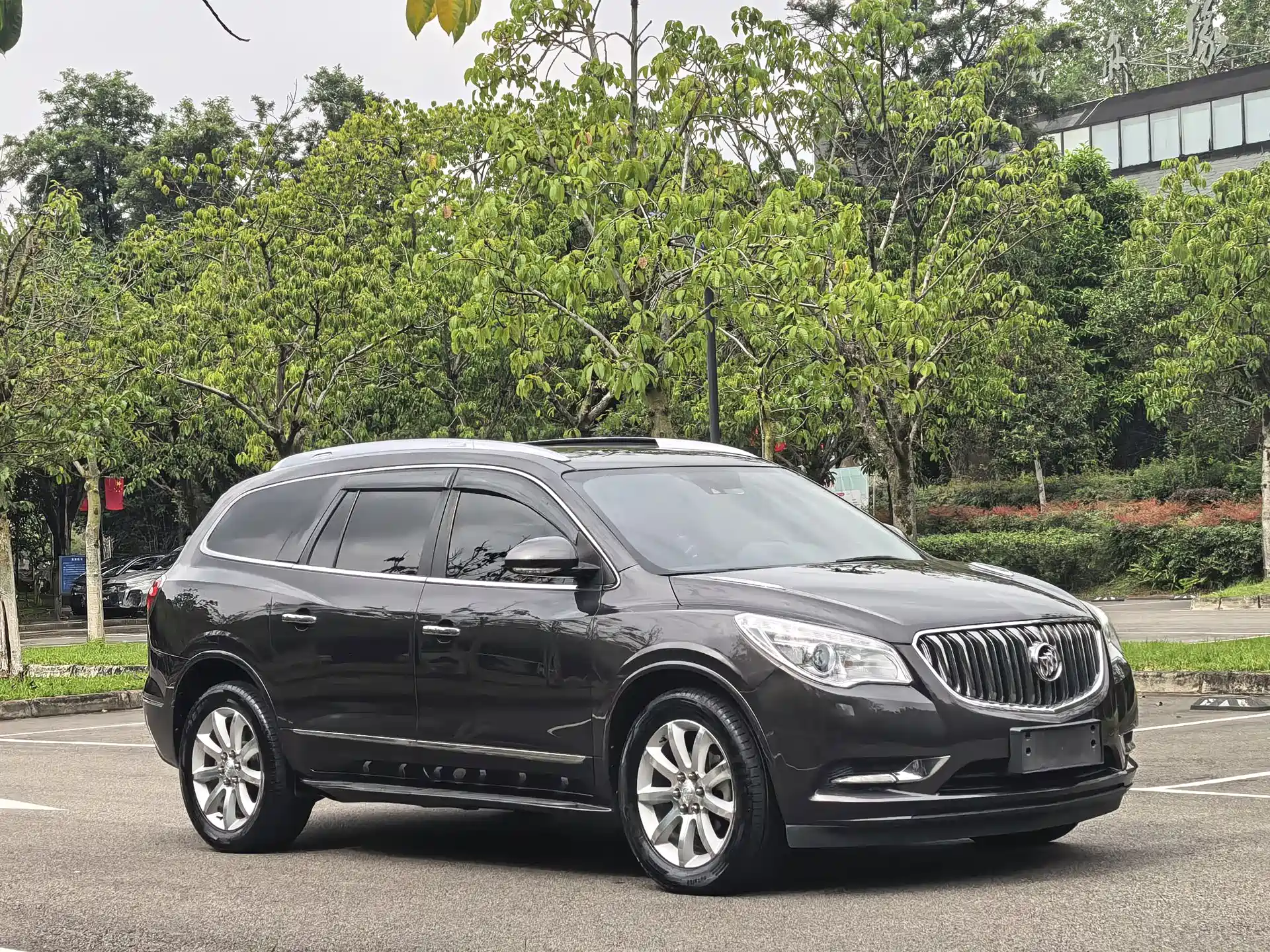 Фото 8 - Buick Enclave