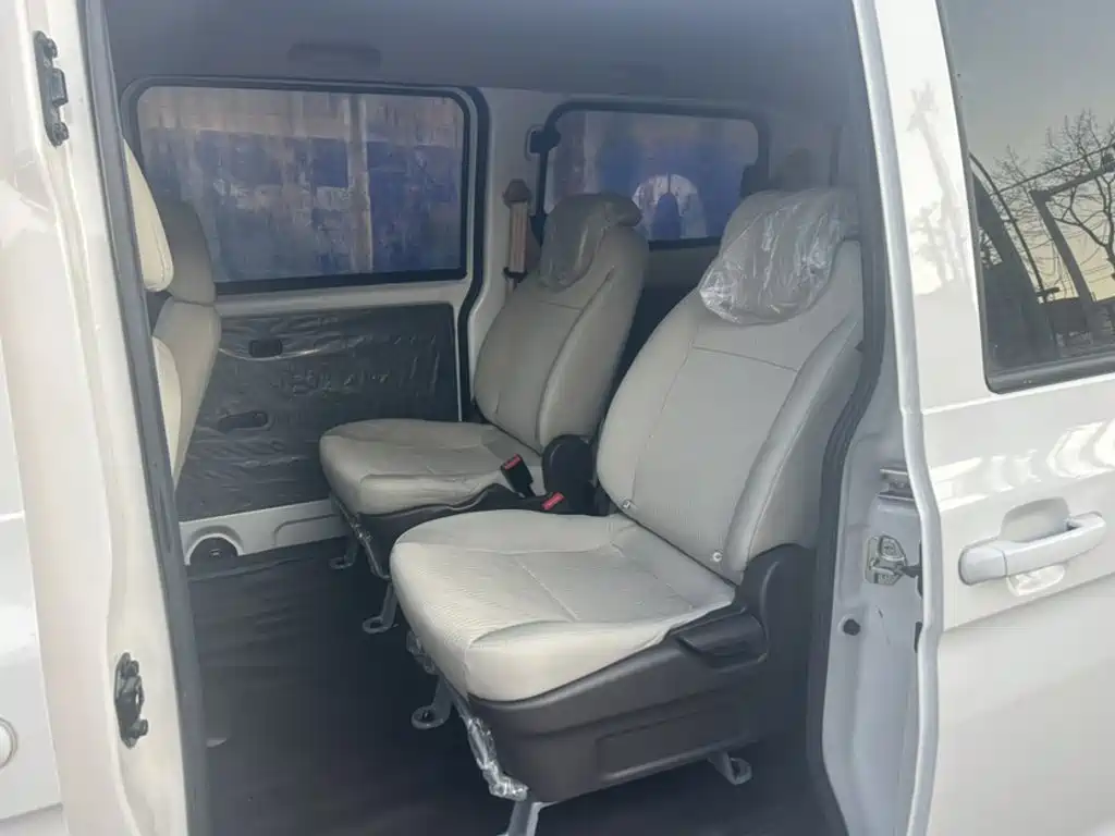 Wuling Motors Wuling Hongguang V 2024 2022 1.5L Dynamic Luxury Edition Hydraulic Power Steering LAR