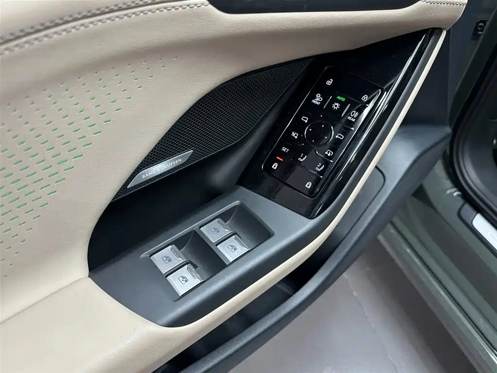 Фото 19 - Audi A6L e-tron