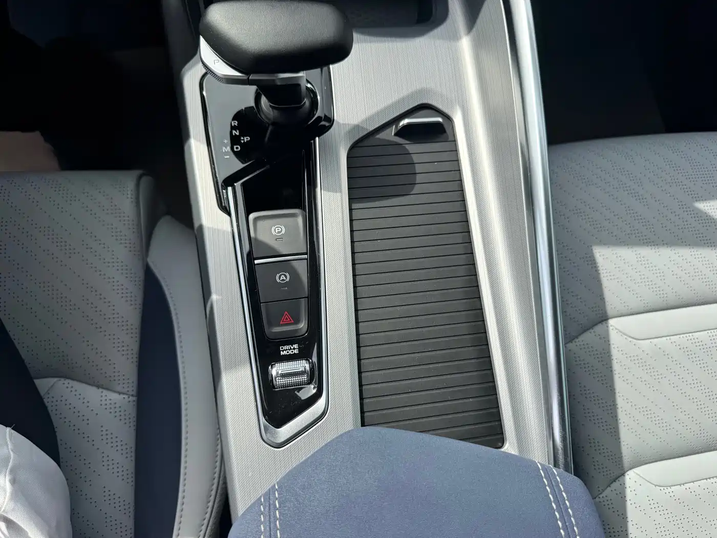 Фото 8 - Geely Preface
