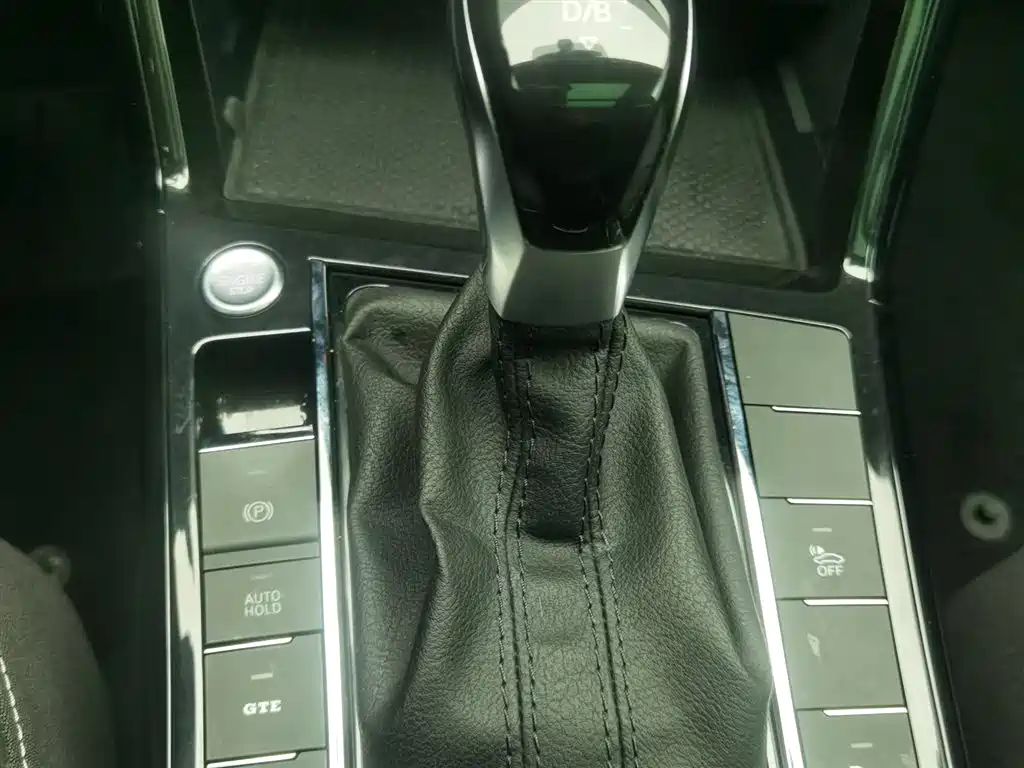 VOLKSWAGEN PASSAT NEW ENERGY