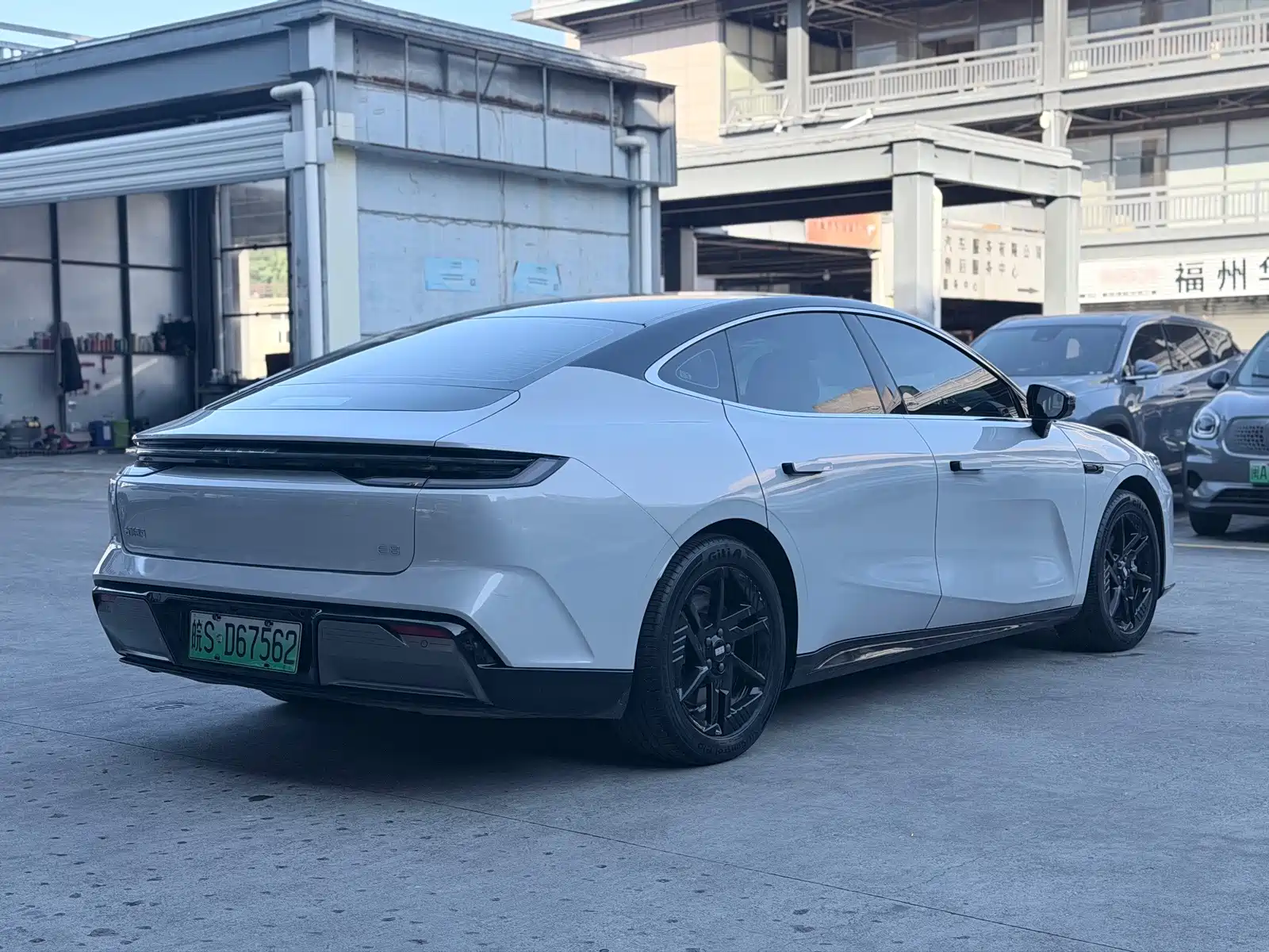 Фото 6 - Geely Galaxy Galaxy E8