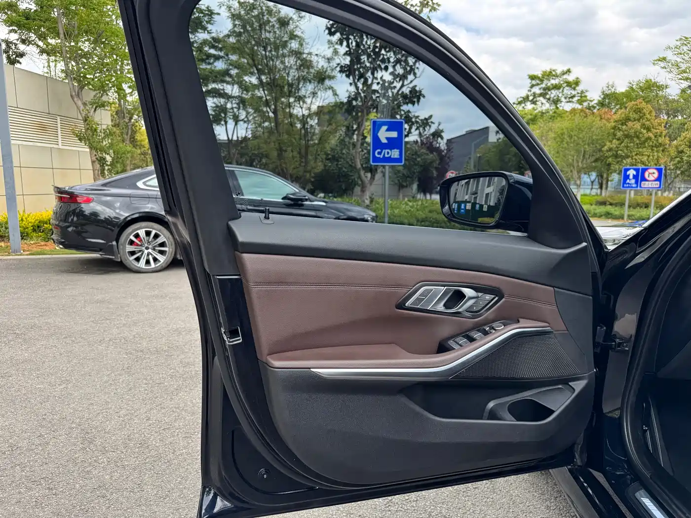 BMW 3 Series 2022 320Li M Sport Package фото 19