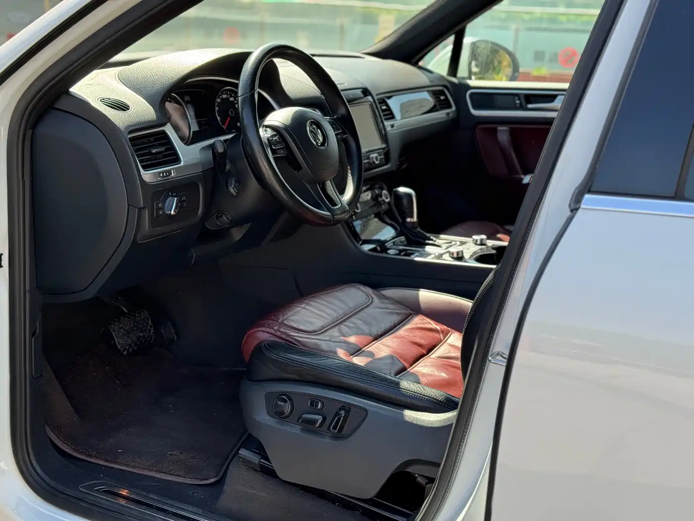 Volkswagen Touareg 2013 3.0TSI Limited Luxury Edition фото 4
