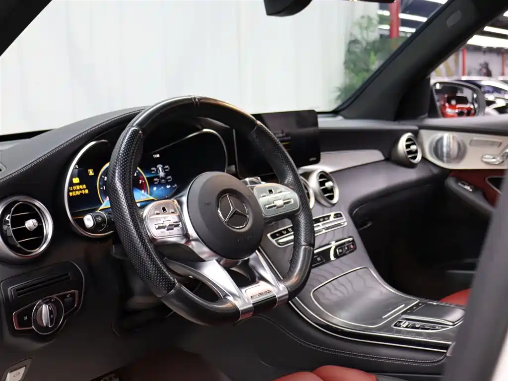 MERCEDES-BENZ GLC AMG