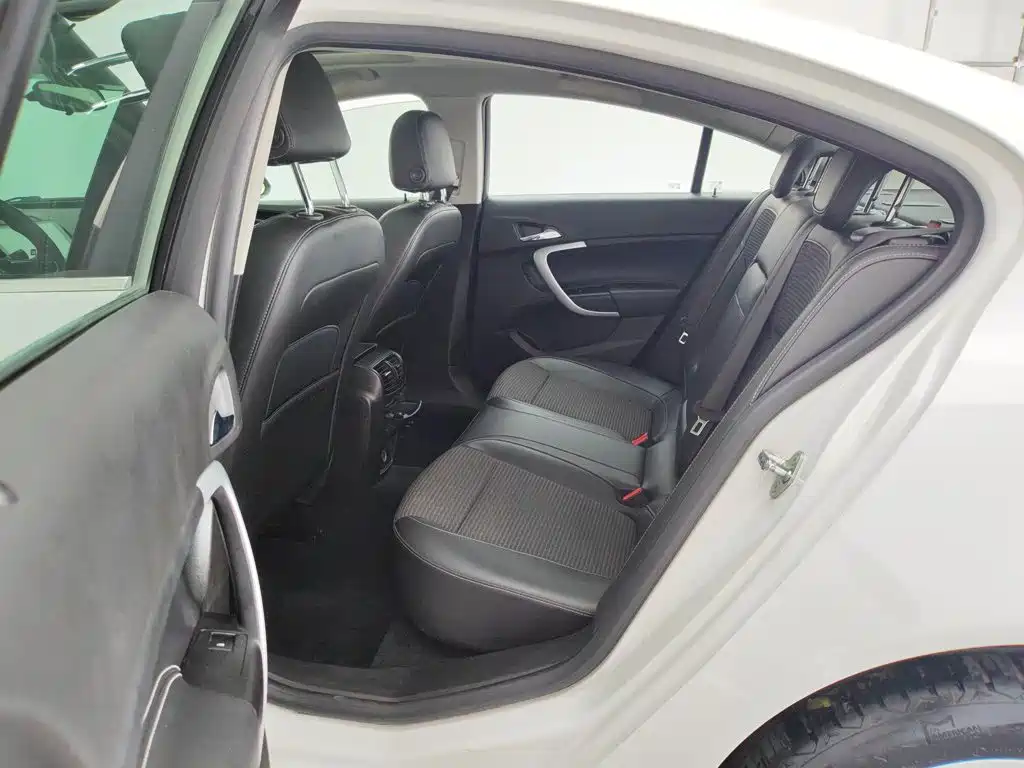 صورة 15 - Buick Regal