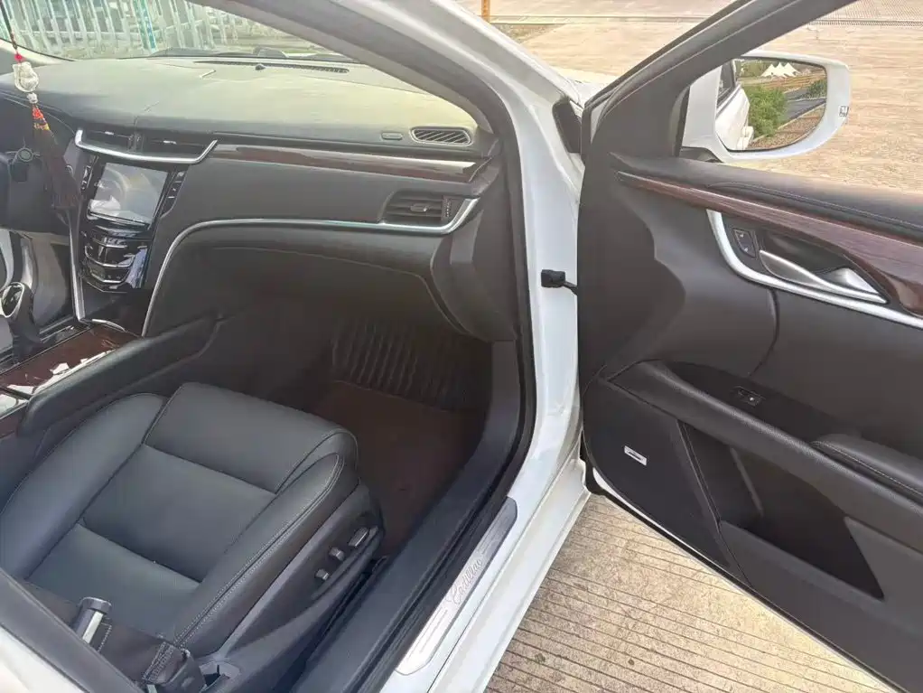 Cadillac XTS 2016 2016 28T Luxury