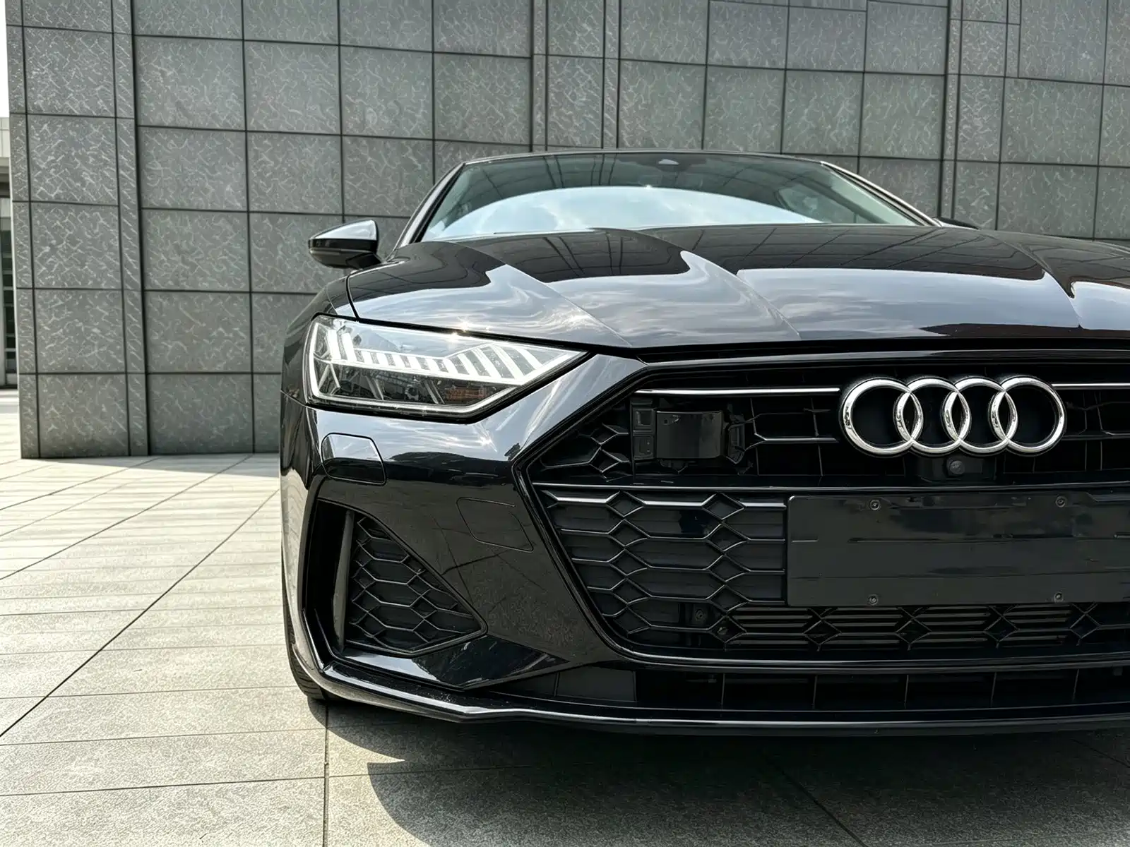 Фото 6 - Audi A7L