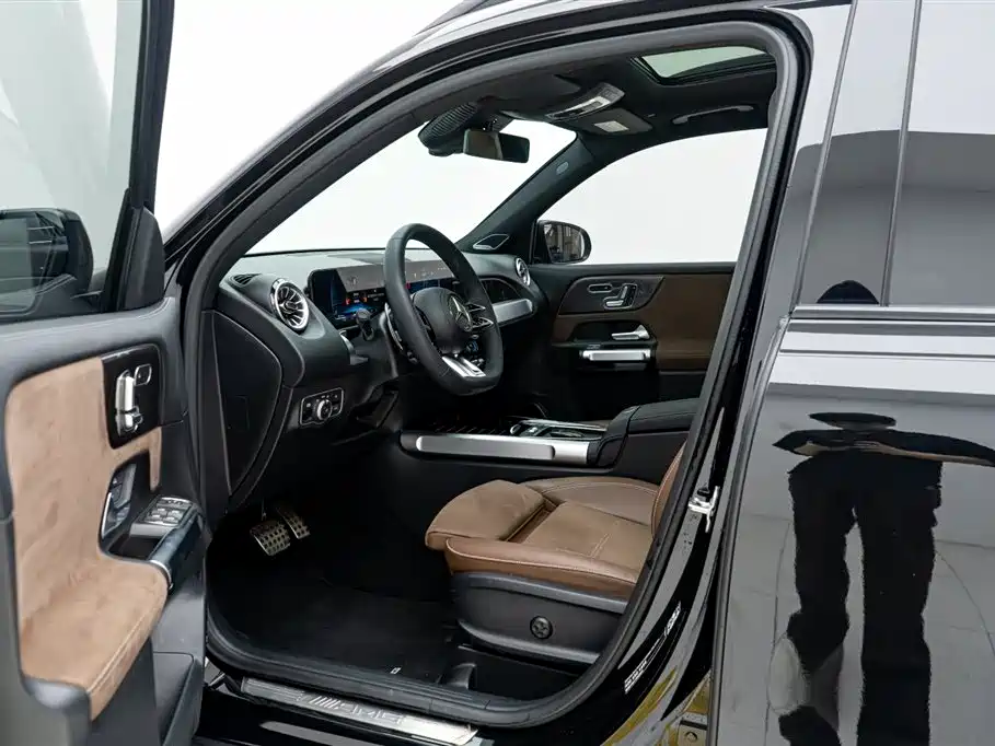 MERCEDES-BENZ GLB AMG
