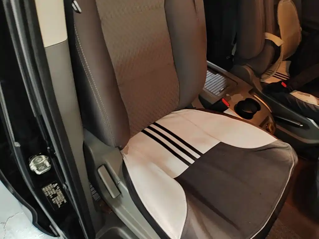 Dongfeng Fengxing Fengxing CM7 2015 2014 2.4L Manual Business Edition