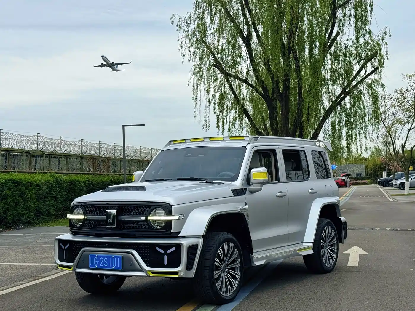 TANK CO CREATION TANK 300