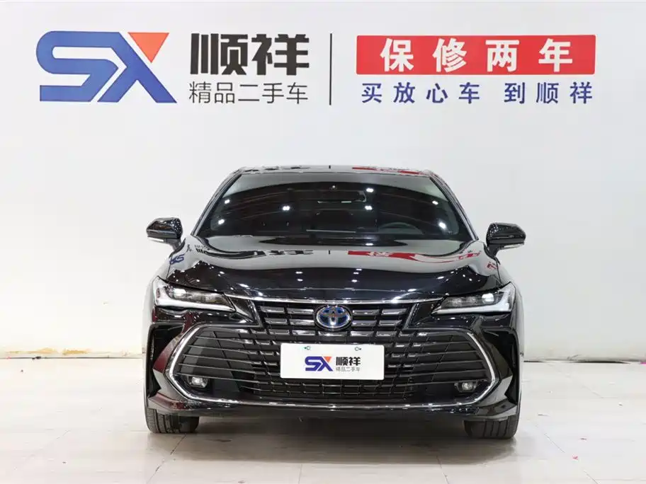 Toyota Avalon 2023 Hybrid 2.5L Luxury Edition фото 2