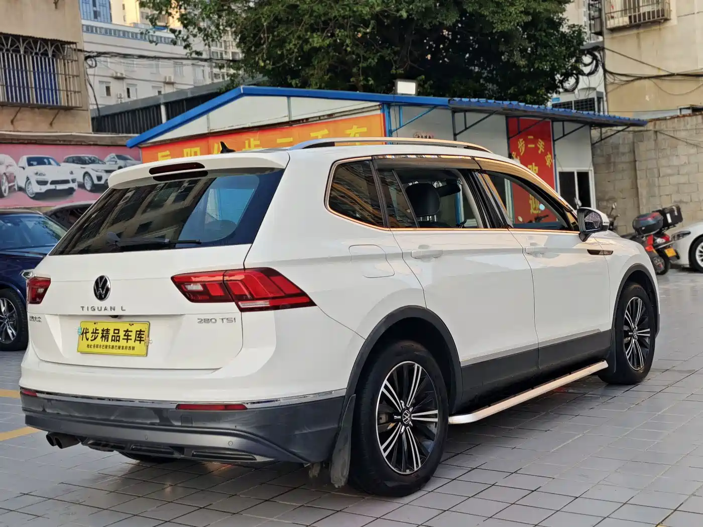 Фото 25 - Volkswagen Tiguan L