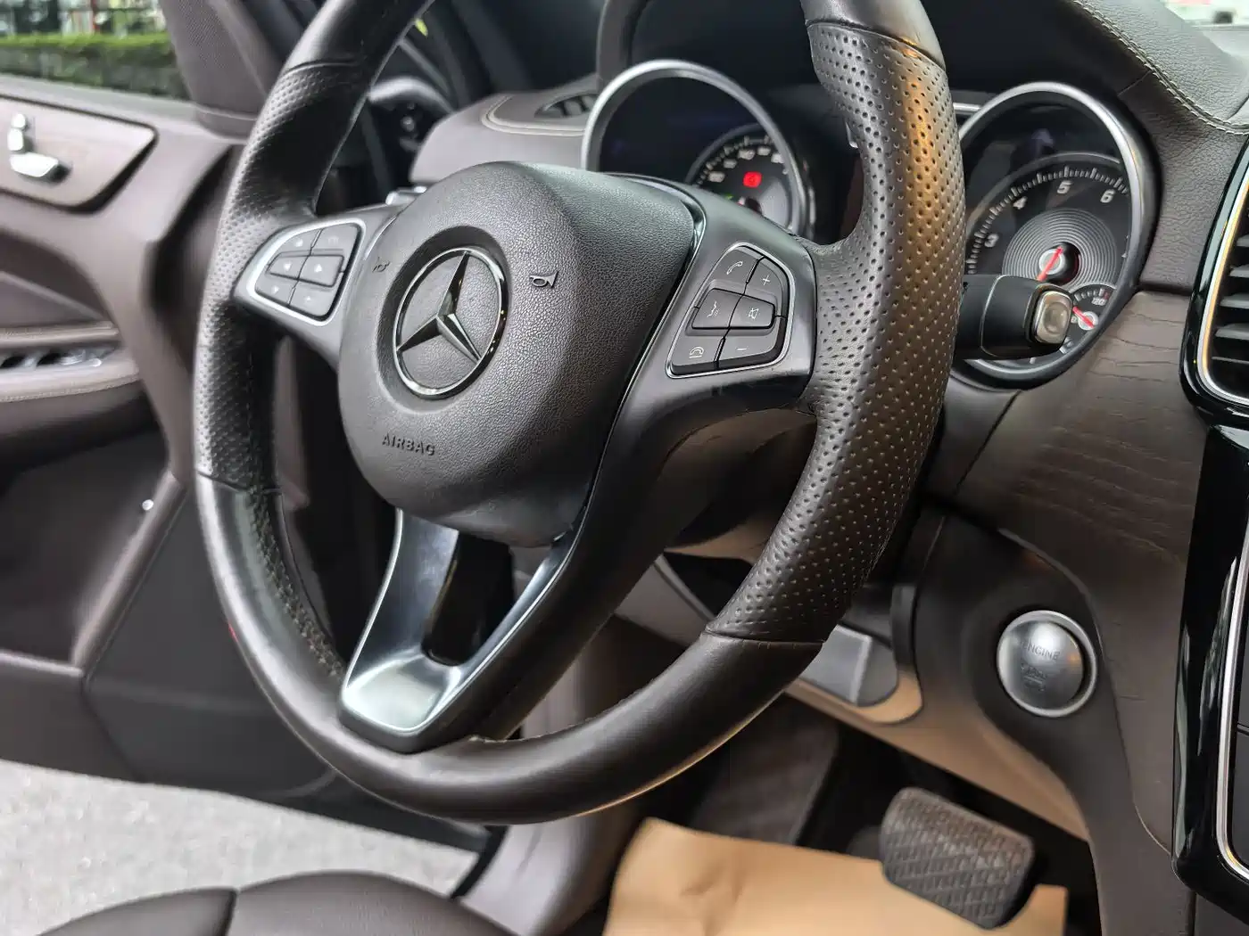 Mercedes-Benz GLE 2017 GLE 400 4MATIC фото 26