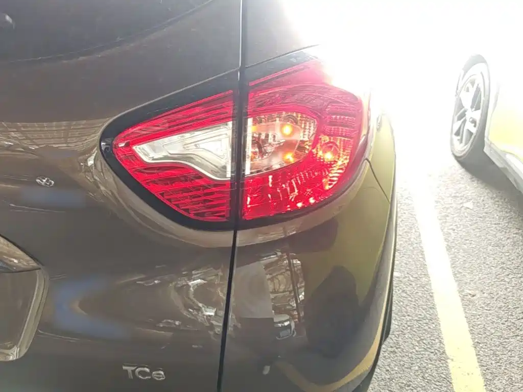 Фото 8 - Renault Captur