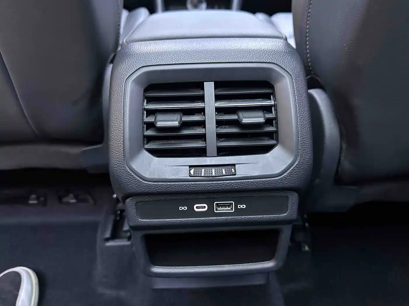 VOLKSWAGEN TUYUE