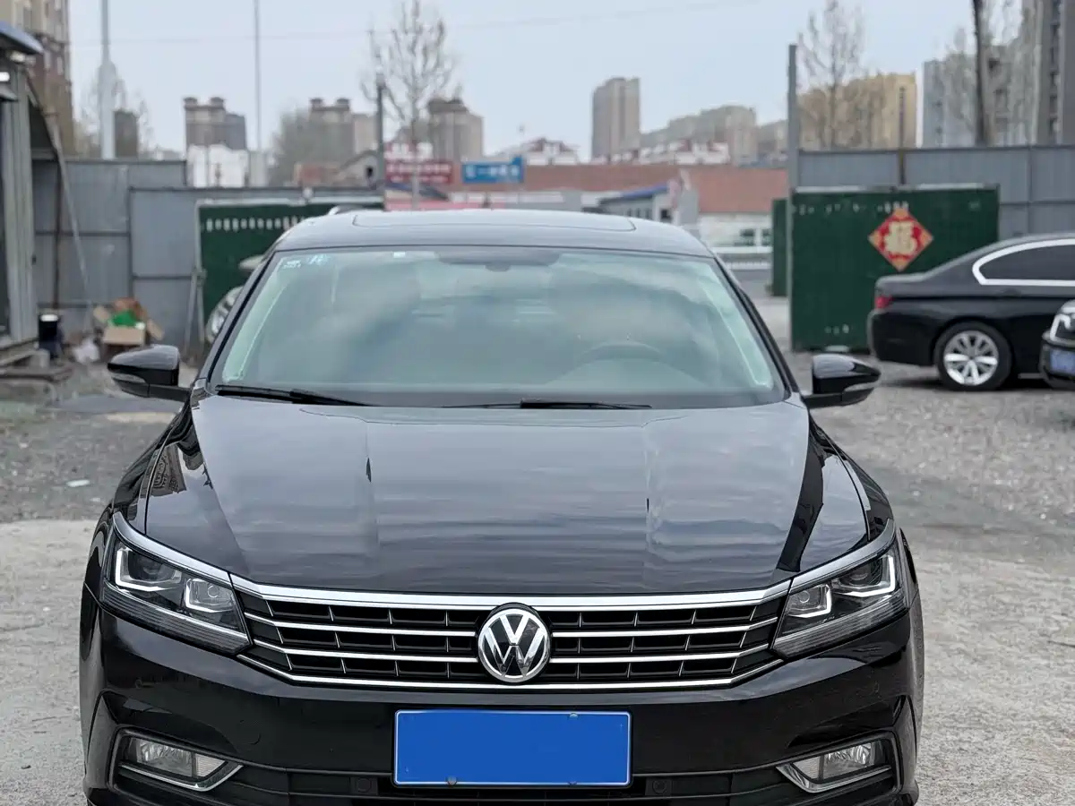 Volkswagen Passat 2017 330TSI DSG Prestige фото 2