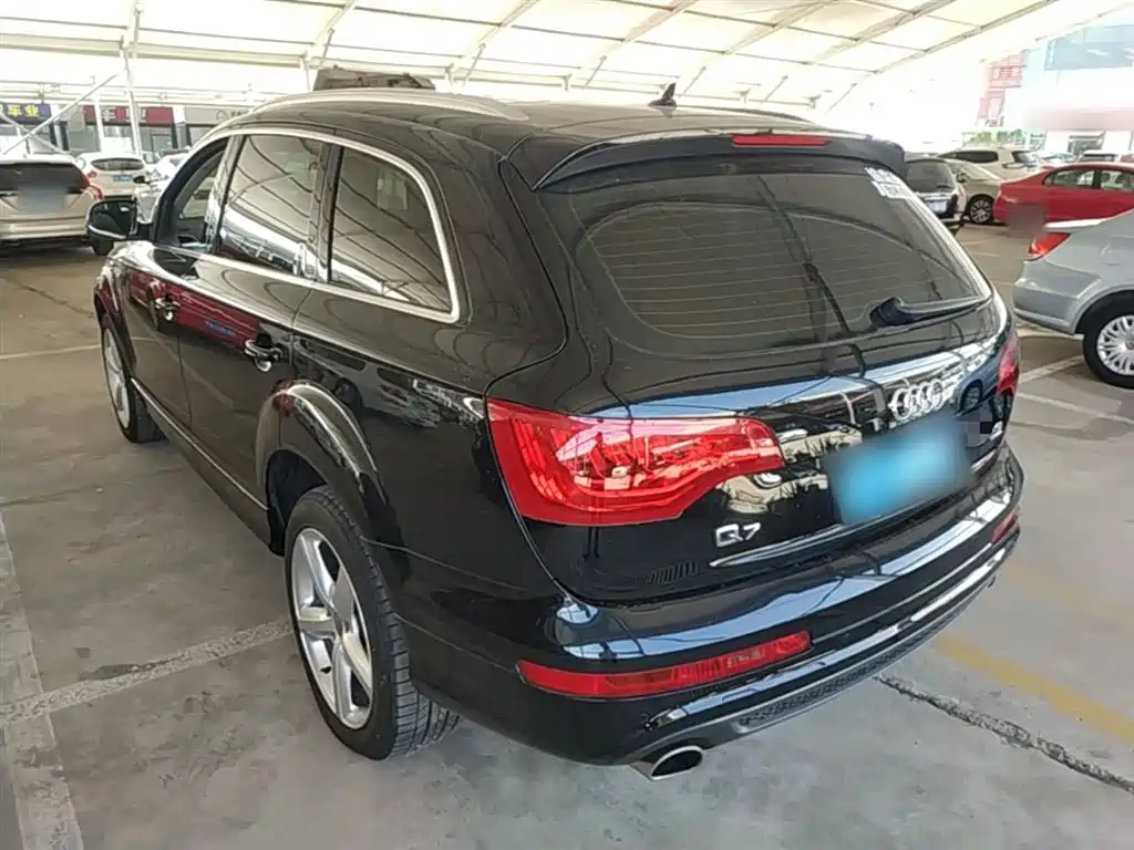 Фото 5 - Audi Q7