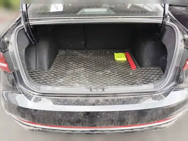 Volkswagen Lavida 2024 Model 1.5L Automatic Starlight 5 Million Edition — фото 5