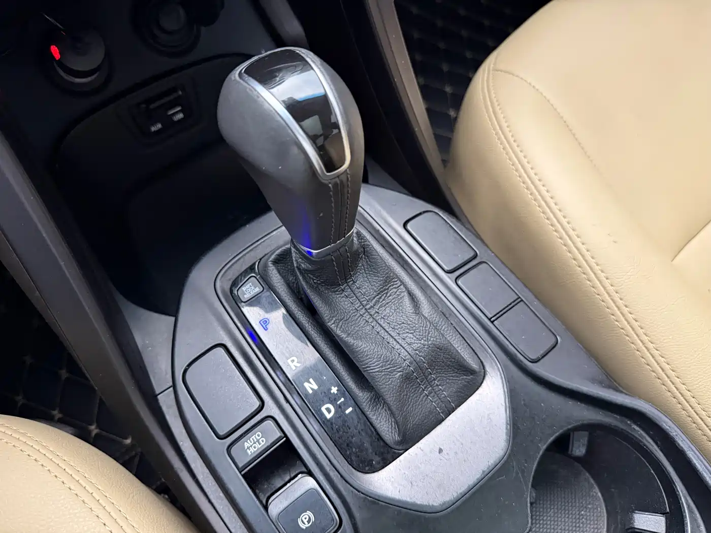 Hyundai Santa Fe 2013 Model 2.4L Automatic 2WD Smart фото 23