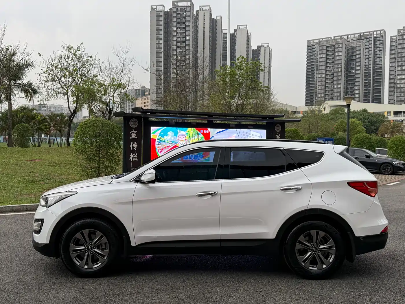 Hyundai Santa Fe 2013 Model 2.4L Automatic 2WD Smart фото 7