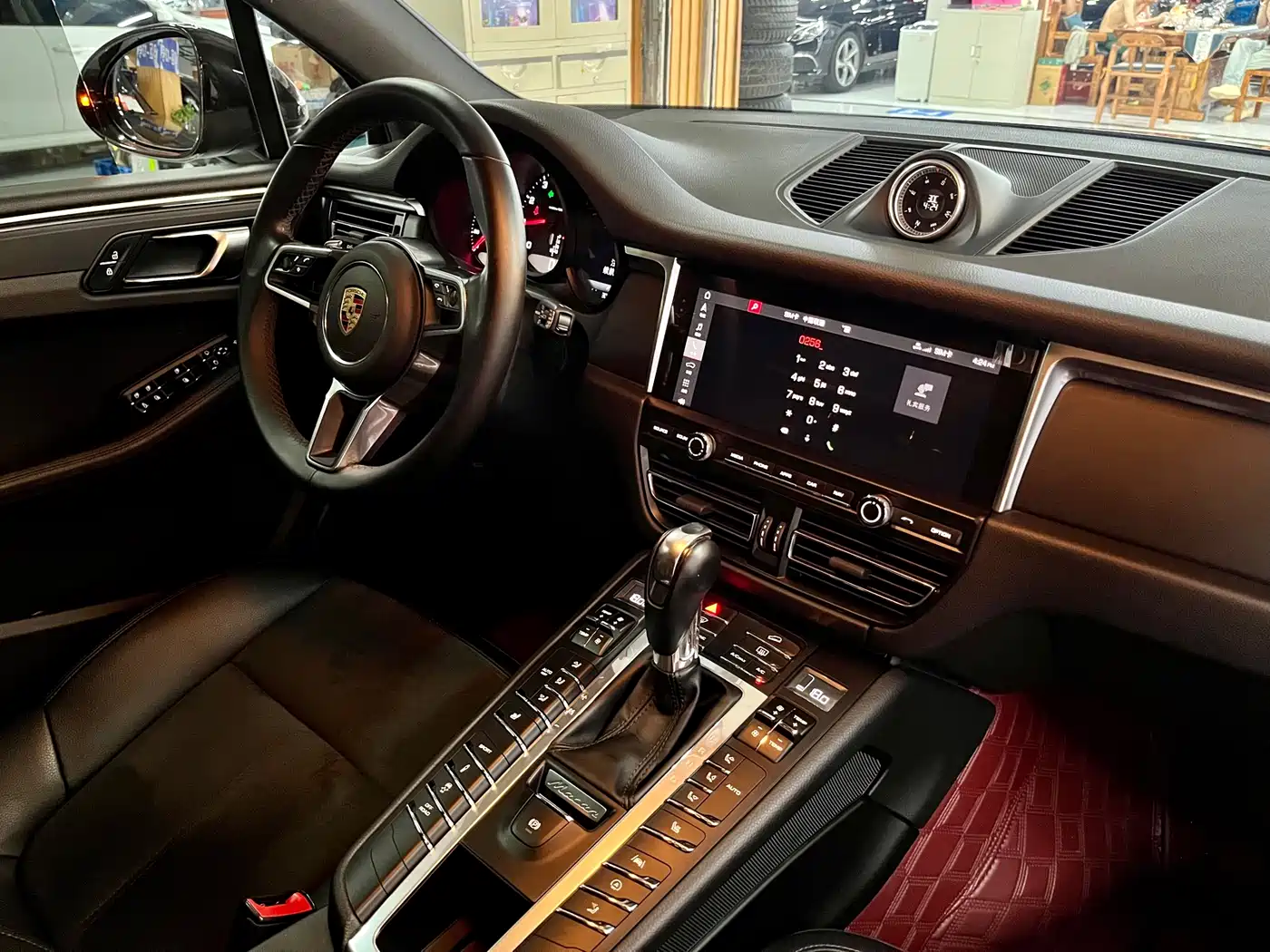 Porsche Macan 2018 Macan 2.0T фото 15