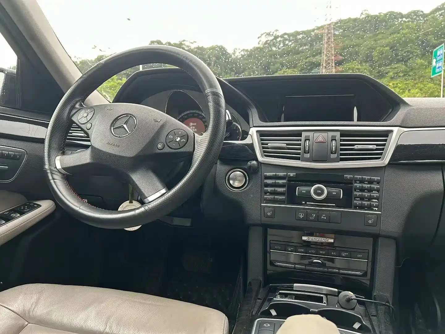 Photo 7 - Mercedes-Benz E-Class