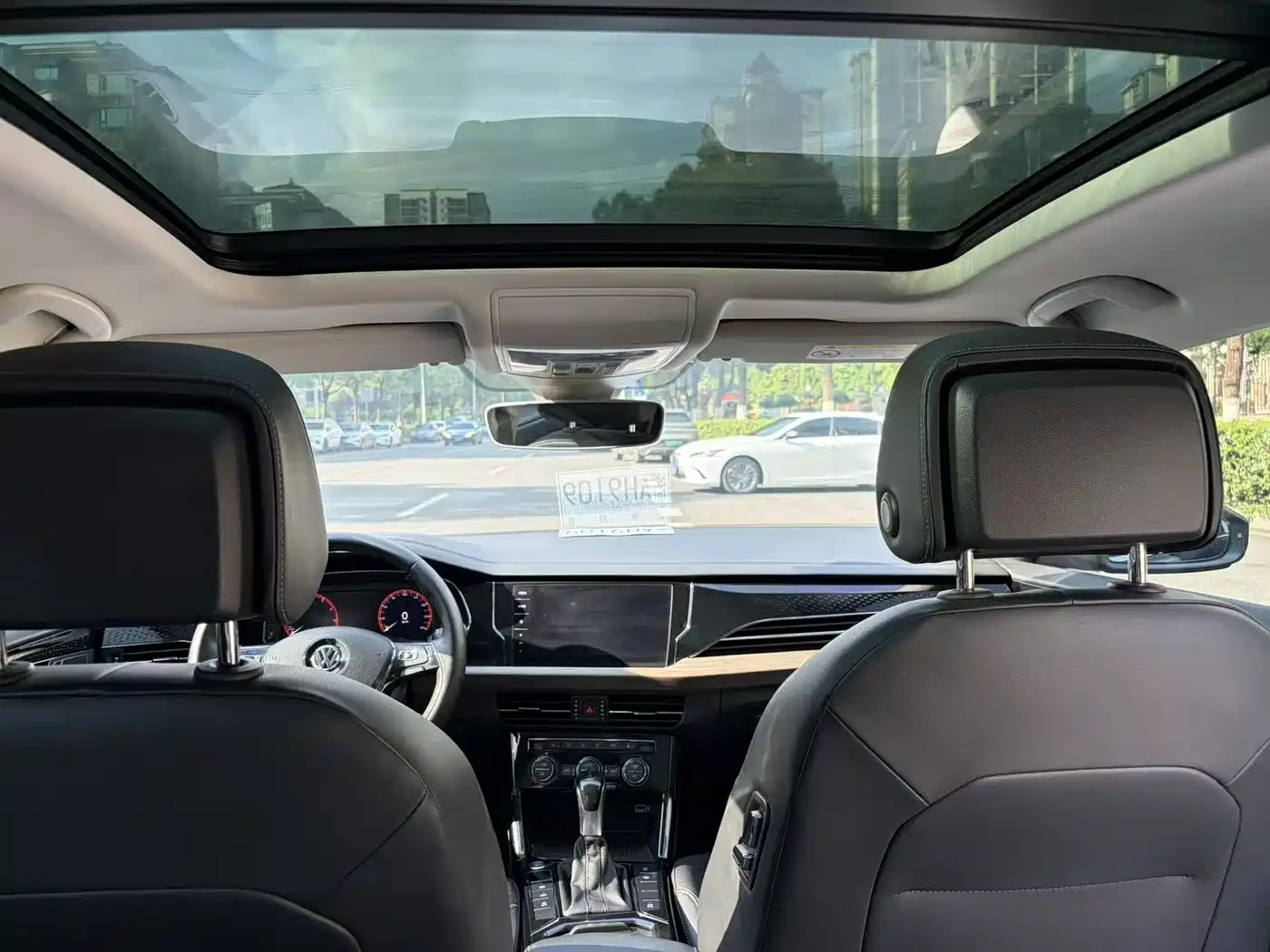Volkswagen Passat 2019 330TSI Premium Edition China V фото 8