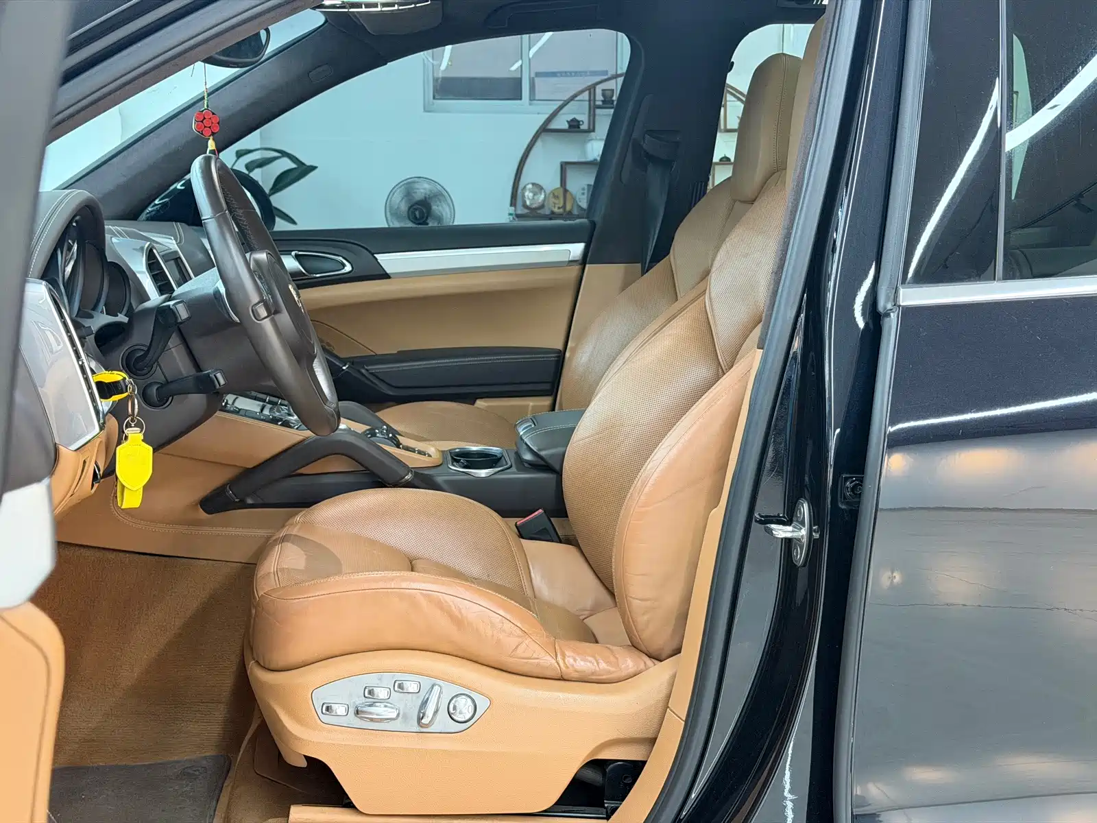 صورة 7 - Porsche Cayenne
