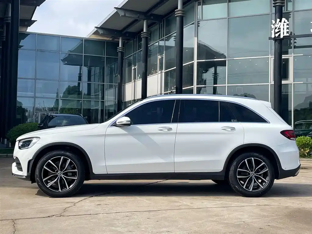 Mercedes-Benz GLC 2022 Model GLC 260 L 4MATIC Luxury Edition фото 3