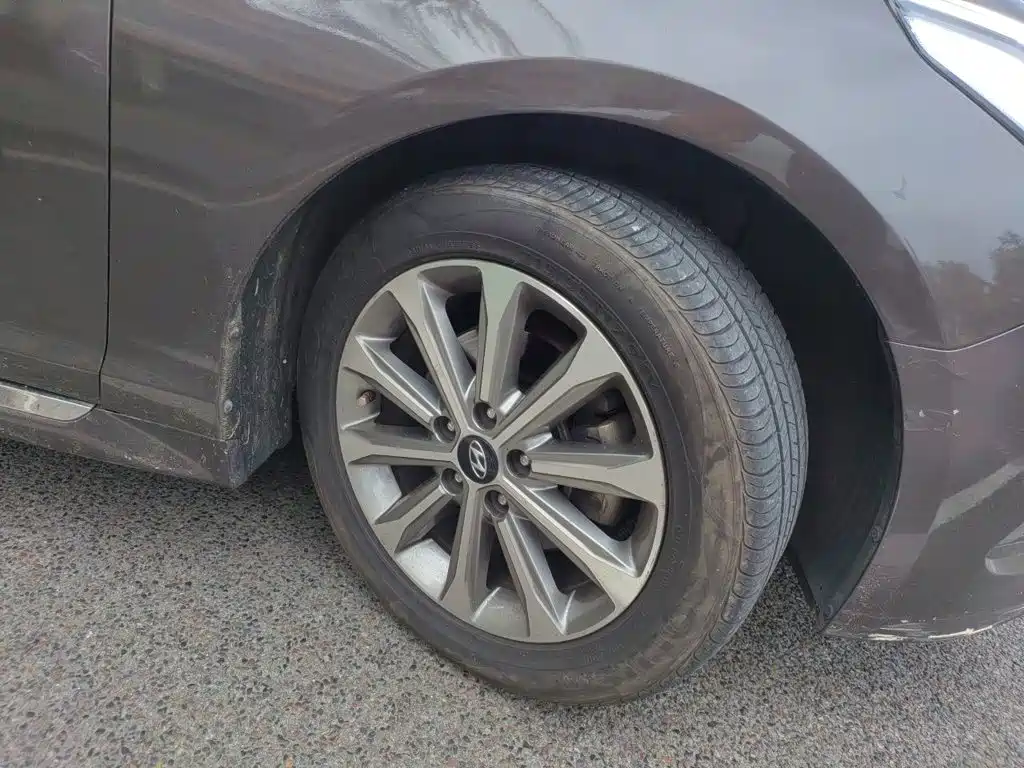 Фото 24 - Hyundai Sonata