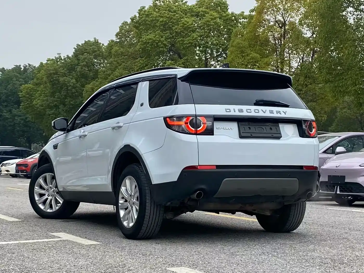 Land Rover Discovery Sport 2018 240PS SE Edition фото 9