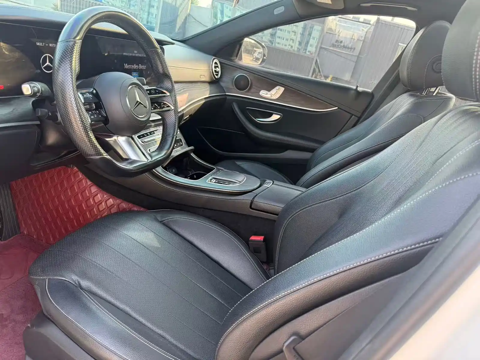 Фото 4 - Mercedes-Benz E-Class (Import)
