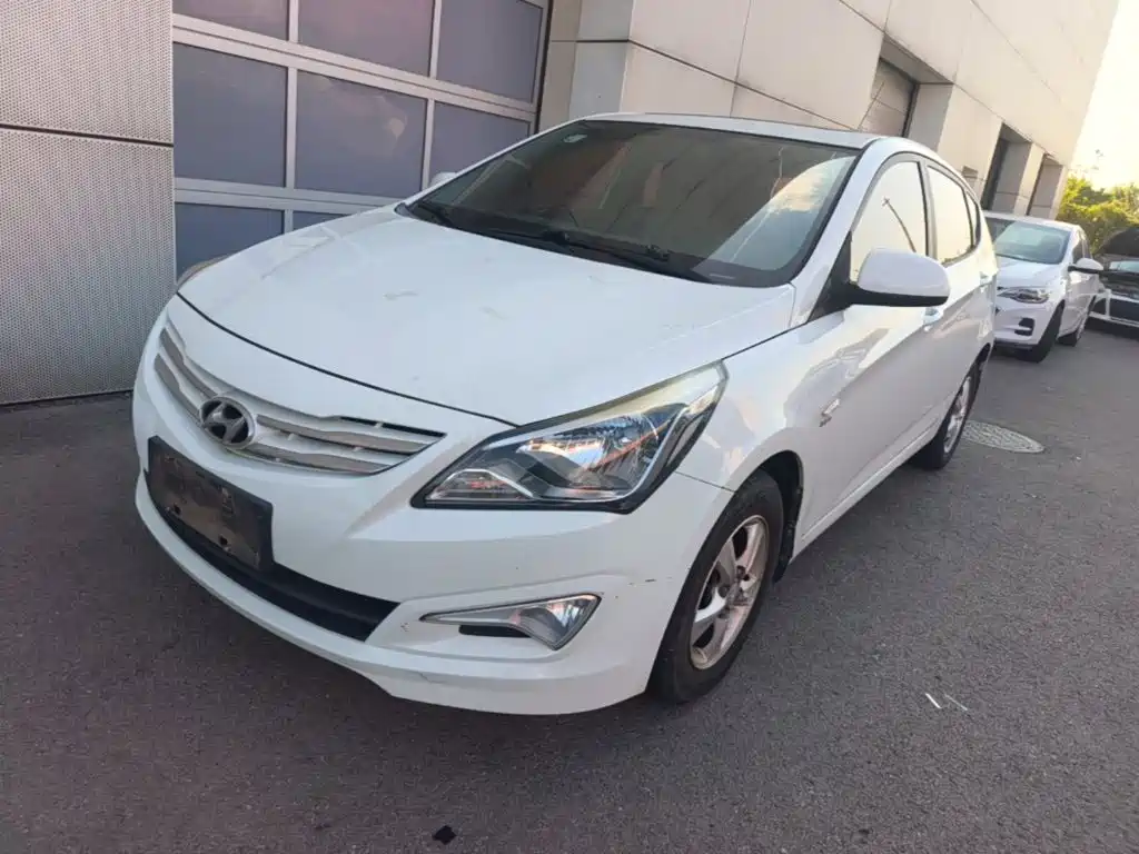 Hyundai Reina 2017 2016 1.4L Automatic GLX Leading