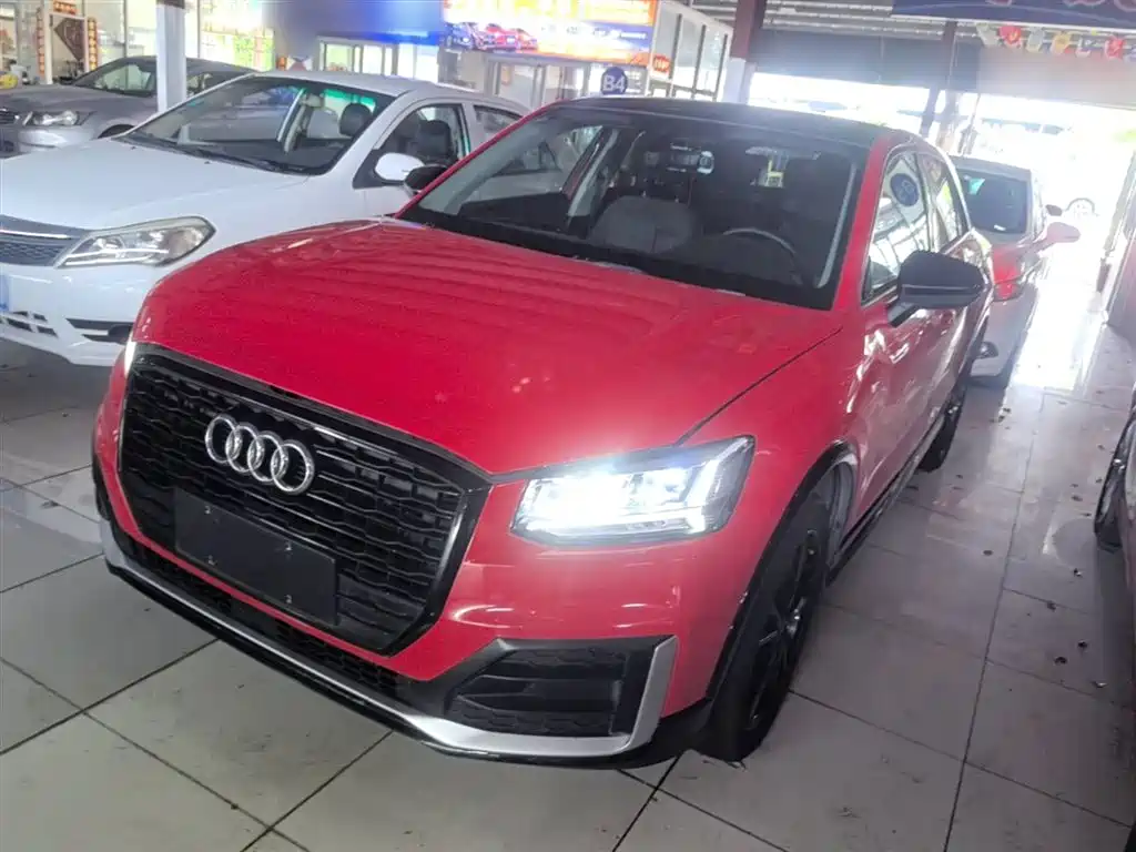 Photo 2 - Audi Q2L