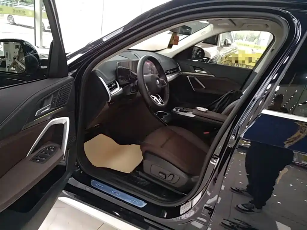BMW iX1 2023 eDrive25L M Sport Package фото 15