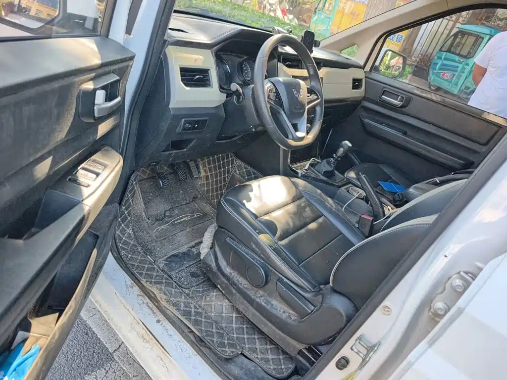 Wuling Motors Wuling Hongguang PLUS 2021 2020 1.5L Manual Comfort 7-seater