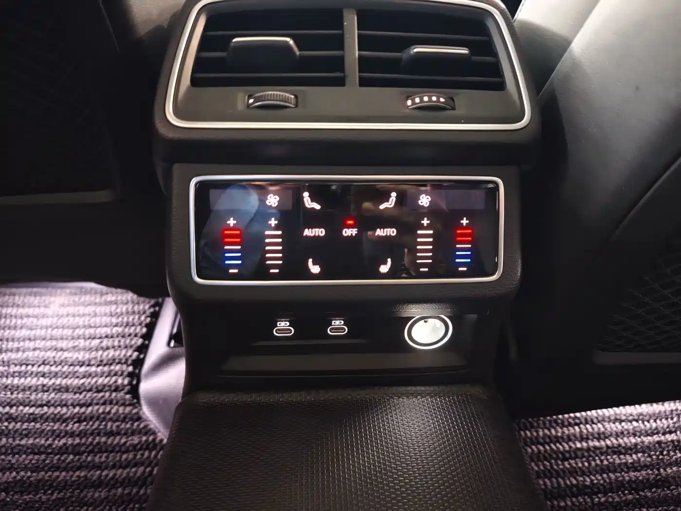 Фото 9 - Audi A6L