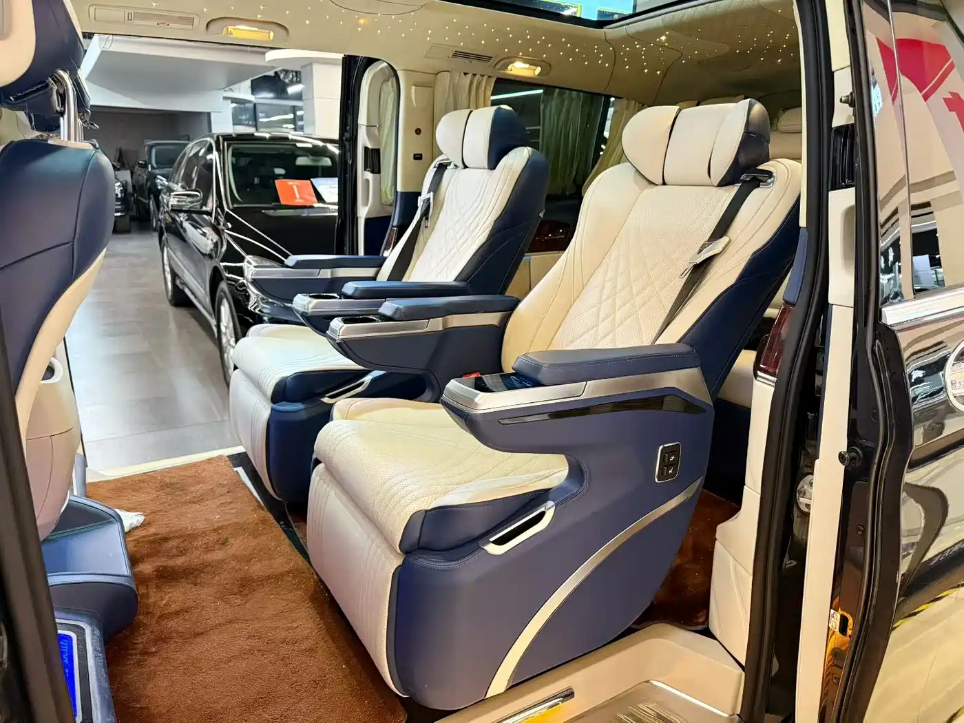Mercedes-Benz V-Class 2016 V 260 L Premium Long фото 12