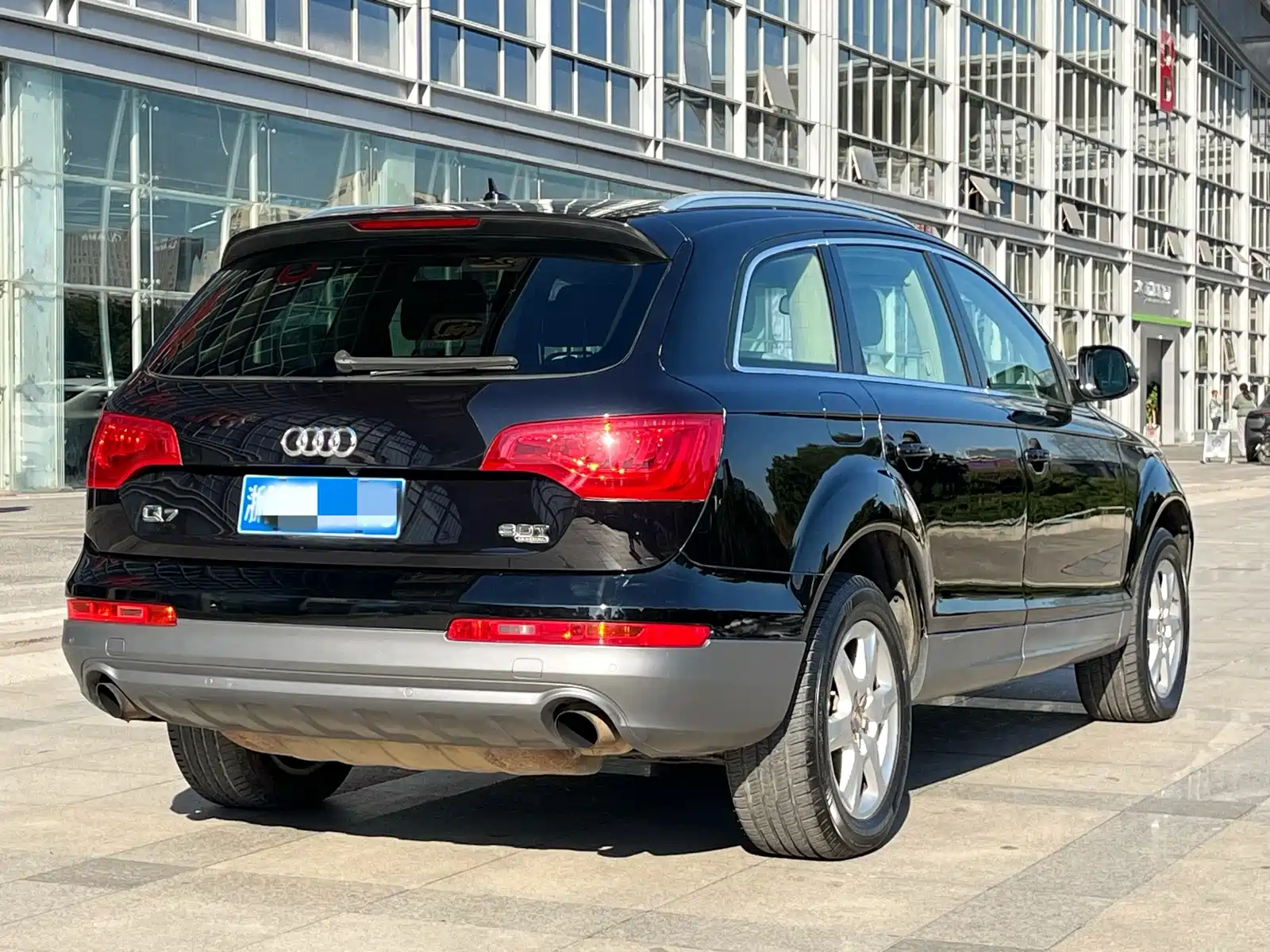 Фото 7 - Audi Q7