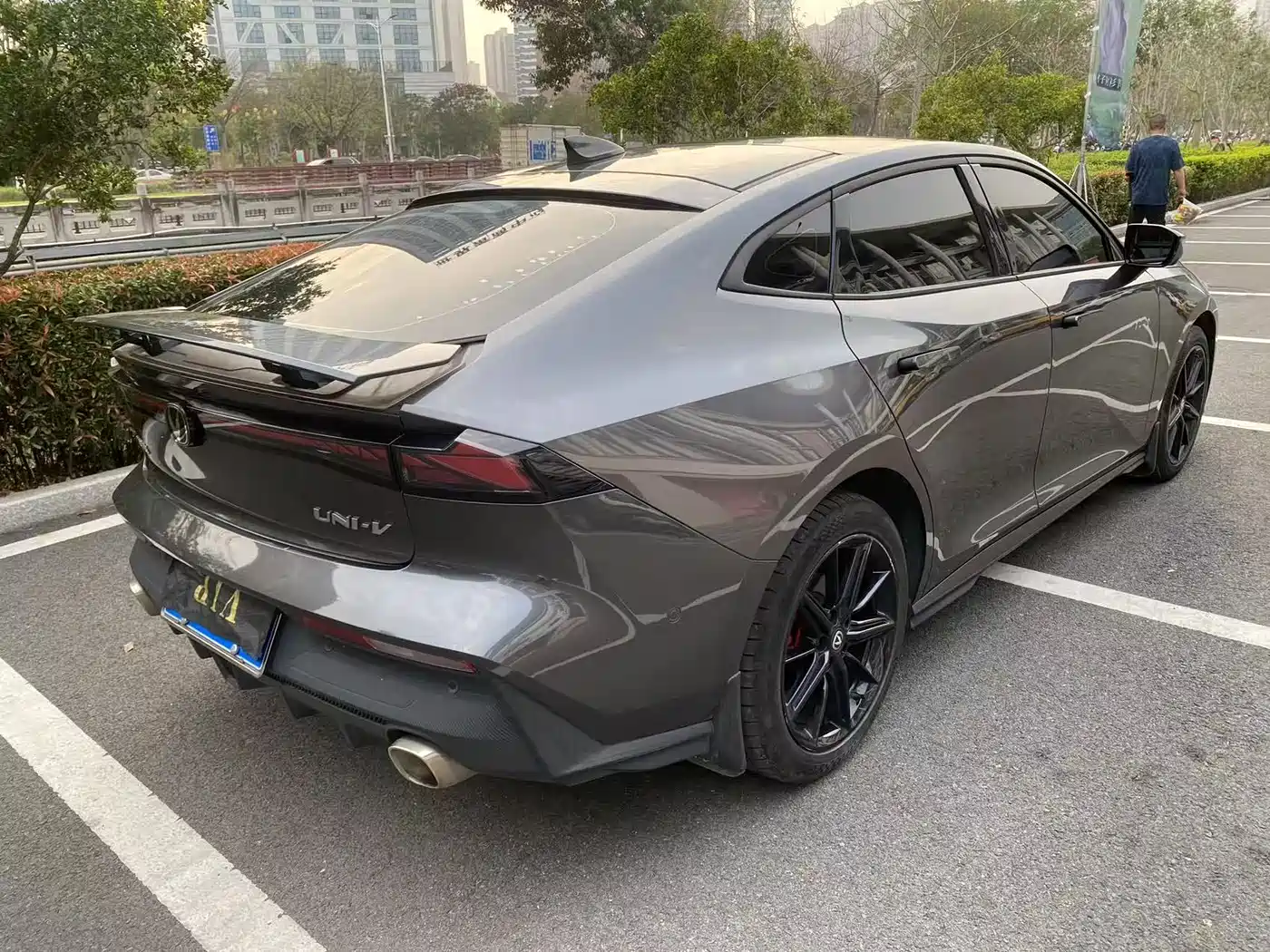 CHANGAN UNI-V