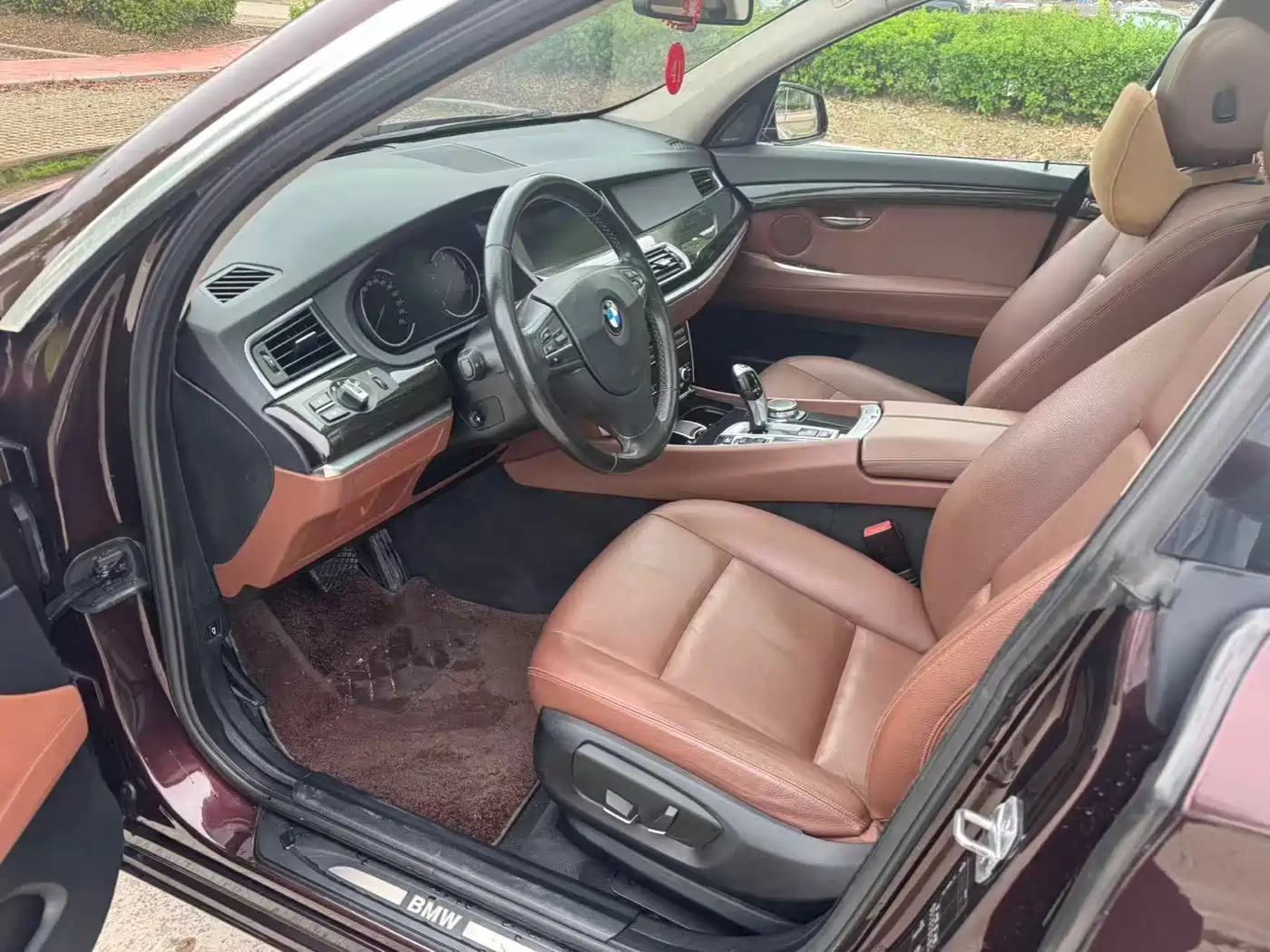 BMW 5 Series GT 2015 528i Luxury фото 10