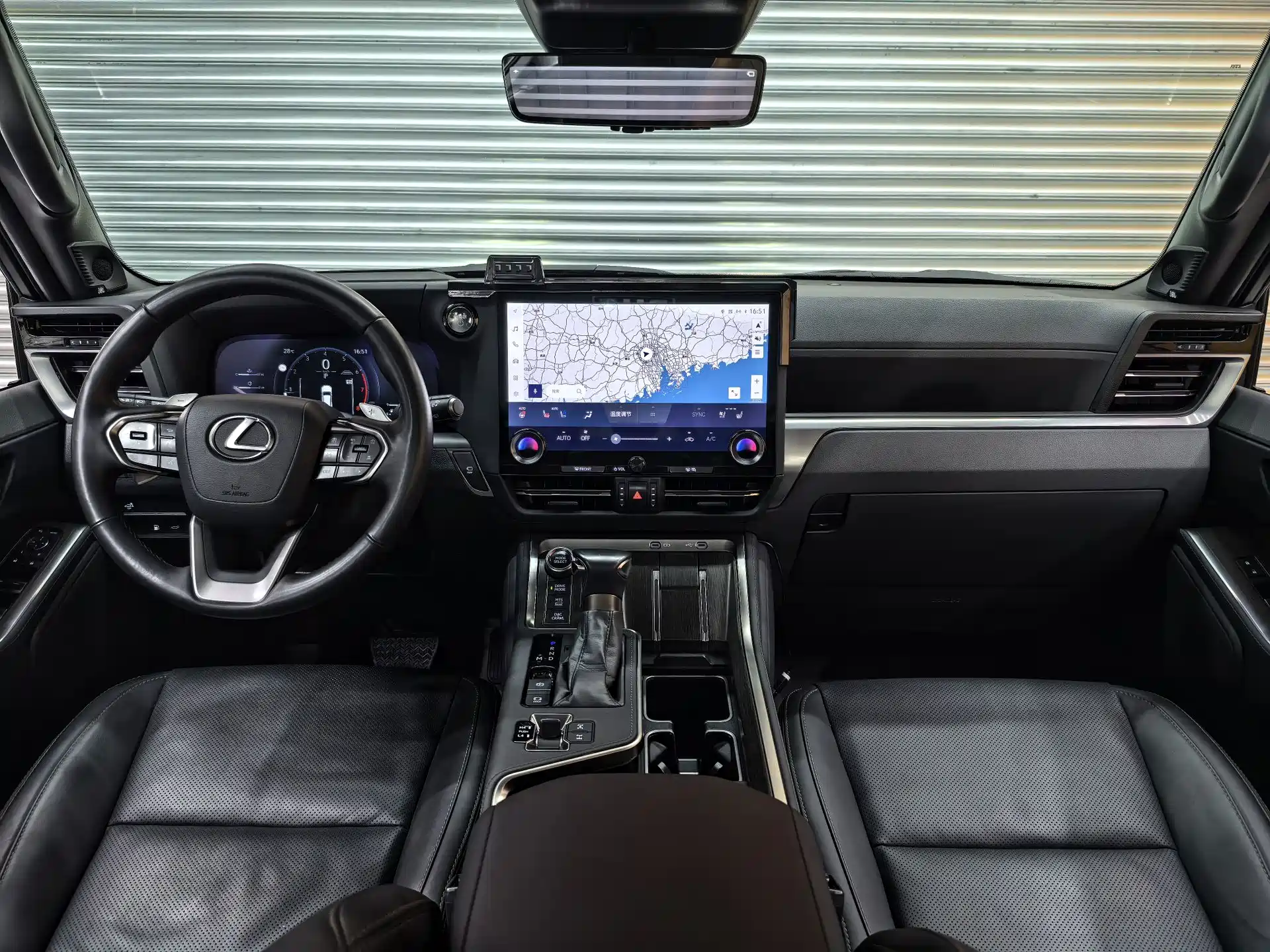 Фото 18 - Lexus GX